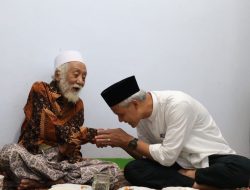 RH Ganjar Pranowo SH MIP Dapat Dukungan Abuya KH Tb Ahmad Muhtadi Dimyathi Al- Bantany Ulama Kharismatik Banten
