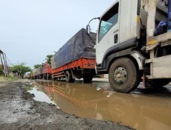 Jalan Pantura Rusak, Jarak Tempuh Pati – Rembang Lima Jam