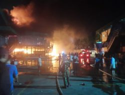 Polisi Amankan Lokasi Kebakaran Pabrik Garmen di Cicurug Sukabumi