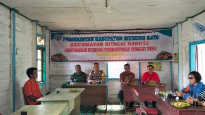 Bhabinkamtibmas dan Bhabinsa Desa Tumbang Kolon Mura Hadiri Musdes