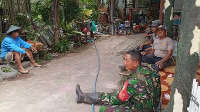 Kemanunggalan TNI Bersama Rakyat Karya Bakti Pengecoran Jalan Tumpangrejo Kromengan