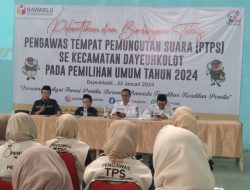 Panwascam Melantik PTPS dan Bintek Sebanyak 308 Orang  Se-Kecamatan Dayeuhkolot Bandung