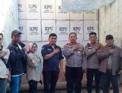 Polsek Nagrak Perketat Pengamanan Kedatangan Logistik Pemilu 2024 Kab.Sukabumi