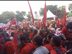 Ribuan  Pendukung Ganjar-Mahfud  Kampanye Akbar Padati  Lapangan Krida Nusantara Gumilir  Cilacap
