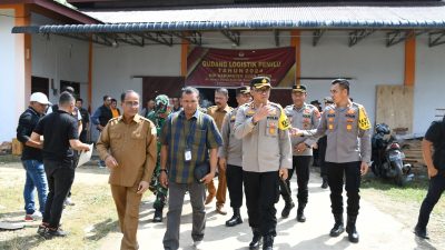 Pj. Bupati bersama Kapolres Aceh Timur Lepas Pendistribusian Logistik Pemilu 2024