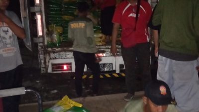 Distribusi  Pemerintah Surabaya Untuk Para Pedagang Pasar Kembang  Beras Bulog