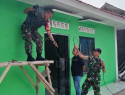 TNI dan Masyarakat Bersatu Bangun Posyandu di Desa Karang Mukti