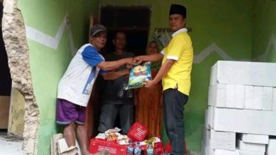 Pemdes Ci jengkol Memberikan Bantuan ke warga yang  Ambruk  Rumahnya