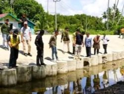 Uji Petik Pansus LKPJ Kabupaten Berau Tinjau Pembangunan Pengamanan Pantai Biduk-Biduk