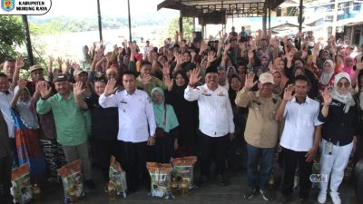 Pj Bupati Mura Dampingi Sekda Pemprov Kalteng Buka Pasar Murah dan Serahkan Hewan Kurban di Laung Tuhup