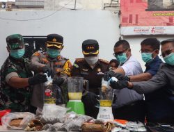 Bareng Kejari, Kapolres Sukabumi Kota Blender Ribuan Butir Obat Berbahaya