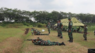 Anggota TNI Kodim 0713 Brebes  Melakukan Latihan Menembak Senjata Ringan Laras Pendek dan Panjang