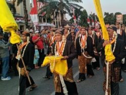 Kirab Tiga Pusaka Dalam Rangka Grebeg Suro Dibumi Reog ,Tradisi Untuk Menghormati Warisan Leluhur