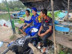 Bripda Wira Prasetyo Sihotang,  Jalin Komunikasi dan Silaturahmi Dengan Kelompok Nelayan  di Pelabuhan TPI Tanjung Pandan
