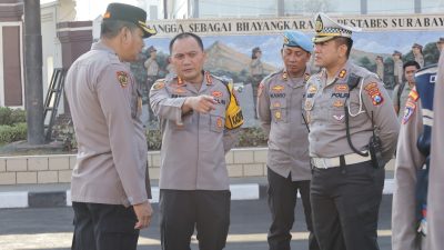 Polrestabes Surabaya Pertebal Pengamanan Kantor KPU Pada Tahapan Pendaftaran Paslon di Pilkada 2024