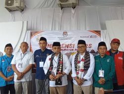 Pilkada 2024, Ribuan Relawan Kawal Calon Bupati H. Sudewo dan Wakil Bupati  Risma Ardhi Chandra Di KPU Pati