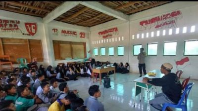 Jelang Pilkada 2024, Polisi Dekati Pelajar Gelar Police Goes To School di Lebak Peniangan