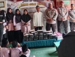 Jum’at Berkah, Polres Banyuasin Berikan Makanan Sehat Bergizi Kepada Santri Rumah Tahfiz Yayasan Jumhuriyah