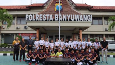 Kapolresta Banyuwangi Lepas Atlet Bola Voli U-15 Menuju Kejurprov Jawa Timur di Sidoarjo